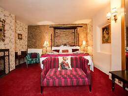 The Rose and Crown Hotel