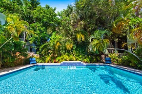 L'Etoile Apartments Part of the Oasis Casita Collection