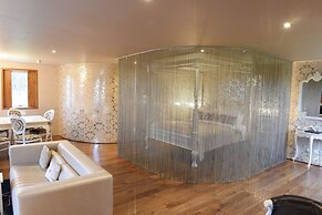 Glenskirlie House & Castle