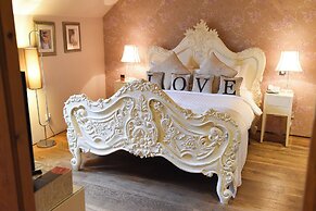 Glenskirlie House & Castle