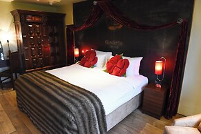 Glenskirlie House & Castle