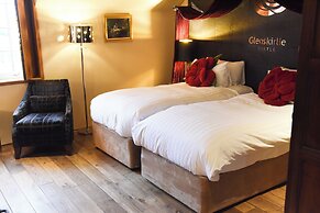 Glenskirlie House & Castle