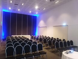 Dazzler by Wyndham Asuncion