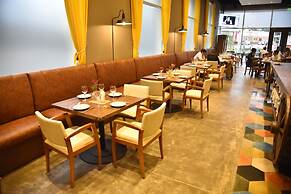 Dazzler by Wyndham Asuncion