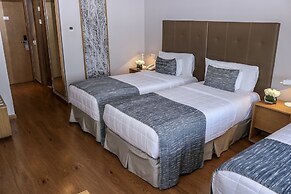 Dazzler by Wyndham Asuncion