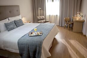 Dazzler by Wyndham Asuncion