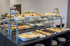 Dazzler by Wyndham Asuncion