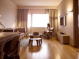 Dazzler by Wyndham Asuncion