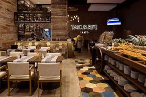 Dazzler by Wyndham Asuncion