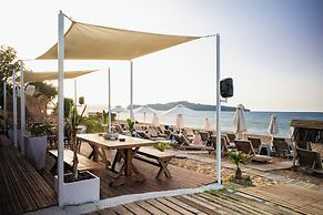 Esperides Beach Hotel Apartments