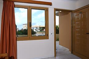 Esperides Beach Hotel Apartments