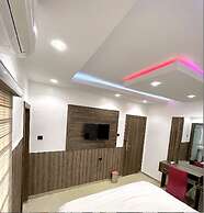 Charlie's Place And Suite