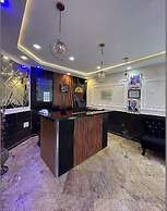 Charlie's Place And Suite