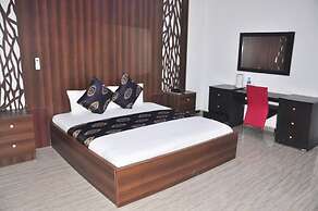 Charlie's Place And Suite
