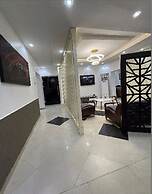 Charlie's Place And Suite