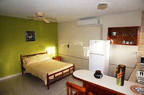 Hersher Studios & Apartments