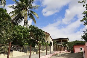 Hersher Studios & Apartments