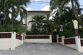 Hersher Studios & Apartments