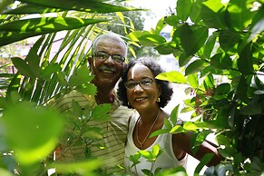 Hersher Studios & Apartments