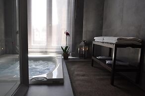 Place 24 Suites & Wellness