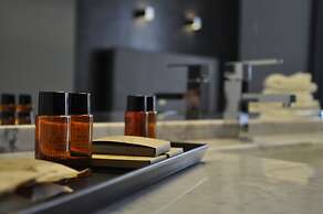 Place 24 Suites & Wellness