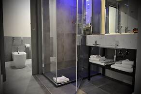 Place 24 Suites & Wellness