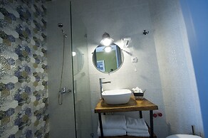 Hotel 27