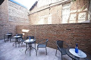 Hotel 27
