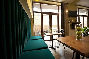 Hotel 27