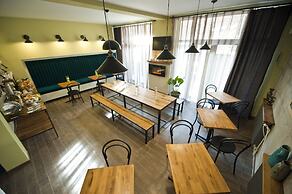 Hotel 27