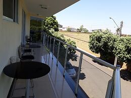 Cristal Palace Inn