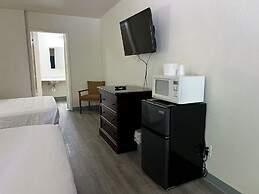 The Junction Hotel and Hostel