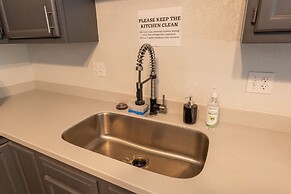 The Junction Hotel and Hostel