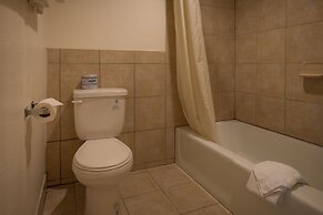 The Junction Hotel and Hostel