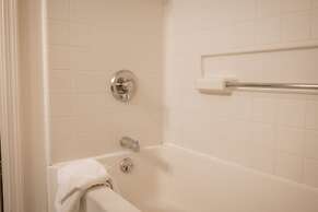 The Junction Hotel and Hostel