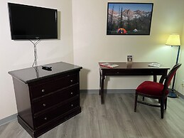 The Junction Hotel and Hostel