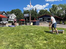 The Junction Hotel and Hostel