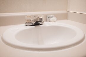 The Junction Hotel and Hostel