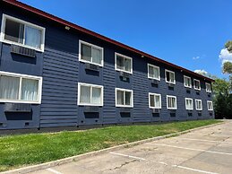 The Junction Hotel and Hostel