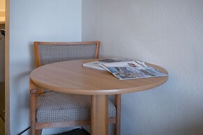 The Junction Hotel and Hostel