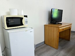 The Junction Hotel and Hostel