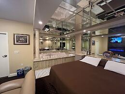 Gallery Holiday Motel