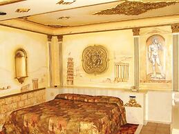 Gallery Holiday Motel