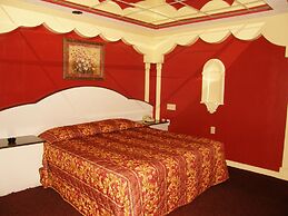 Gallery Holiday Motel