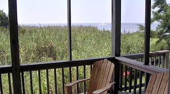 Ocracoke Harbor Inn