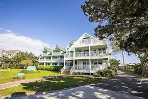 Ocracoke Harbor Inn