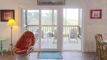 Ocracoke Harbor Inn