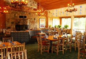 Lakewoods Resort & Lodge