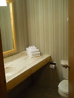 Lakewoods Resort & Lodge