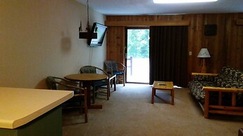 Lakewoods Resort & Lodge